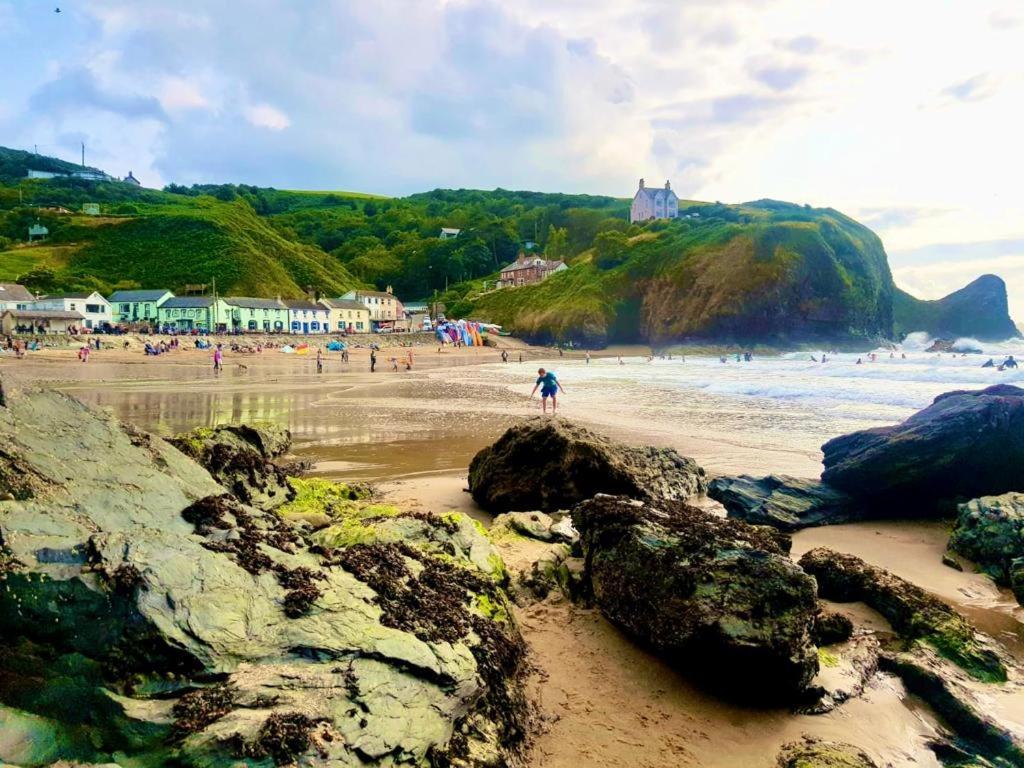 Wild Coastal Retreat At Troed Y Rhiw Aberporth, West Wales Vila Exterior foto