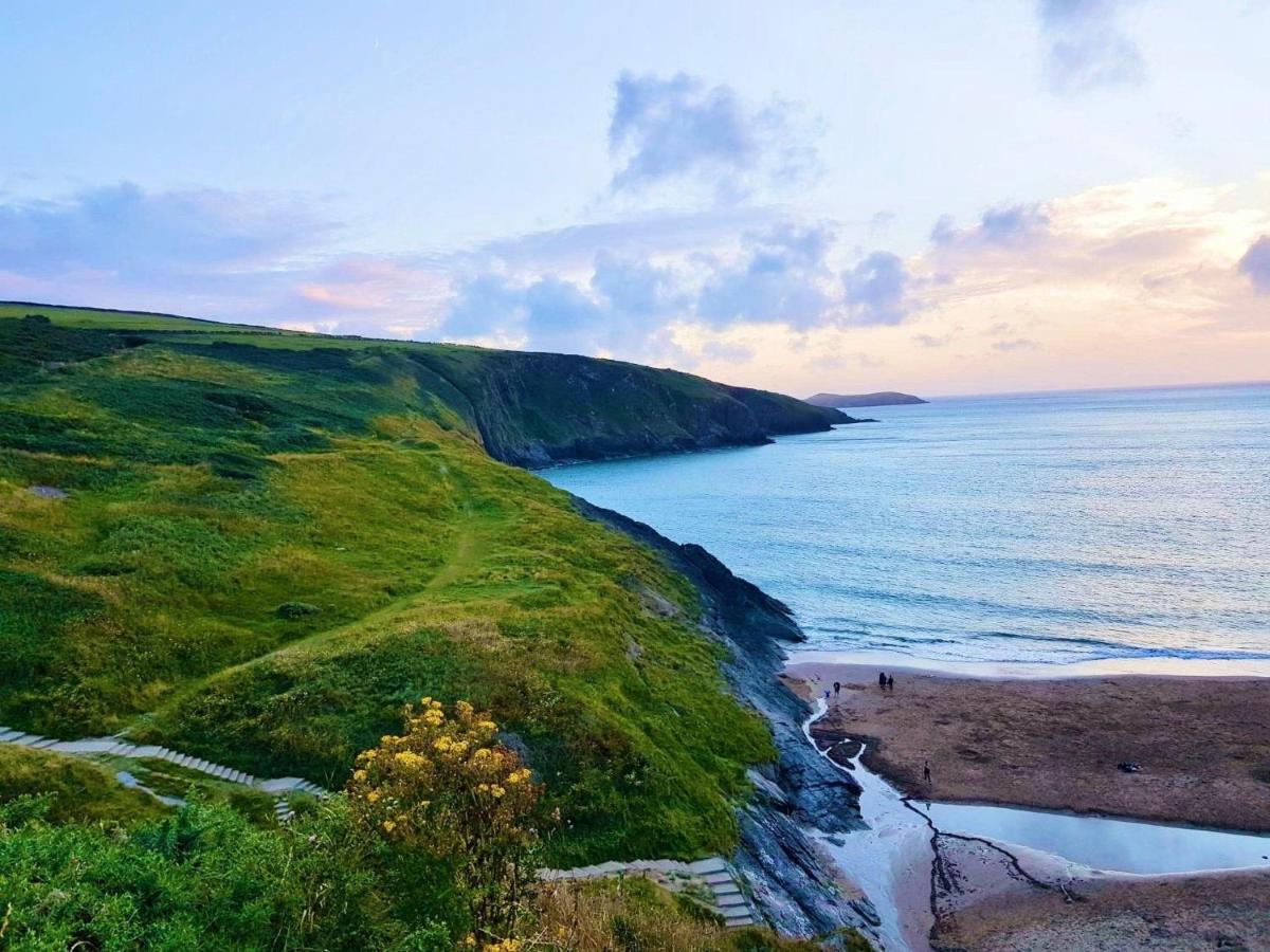 Wild Coastal Retreat At Troed Y Rhiw Aberporth, West Wales Vila Exterior foto